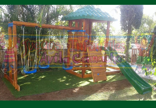 MODULO DE MADERA BASICO CON •RESBALADILLA 1.20M DE ALTO •COLUMPIO 3 ASIENTOS CON OPCION A PASAMANOS •ESCALADOR EN SOGA •DESAYUNADOR •TOLDO DE FIBRA DE VIDRIO A 4 AGUAS *COLORES A ELEGIR *PREGUNTE POR EXISTENCIA